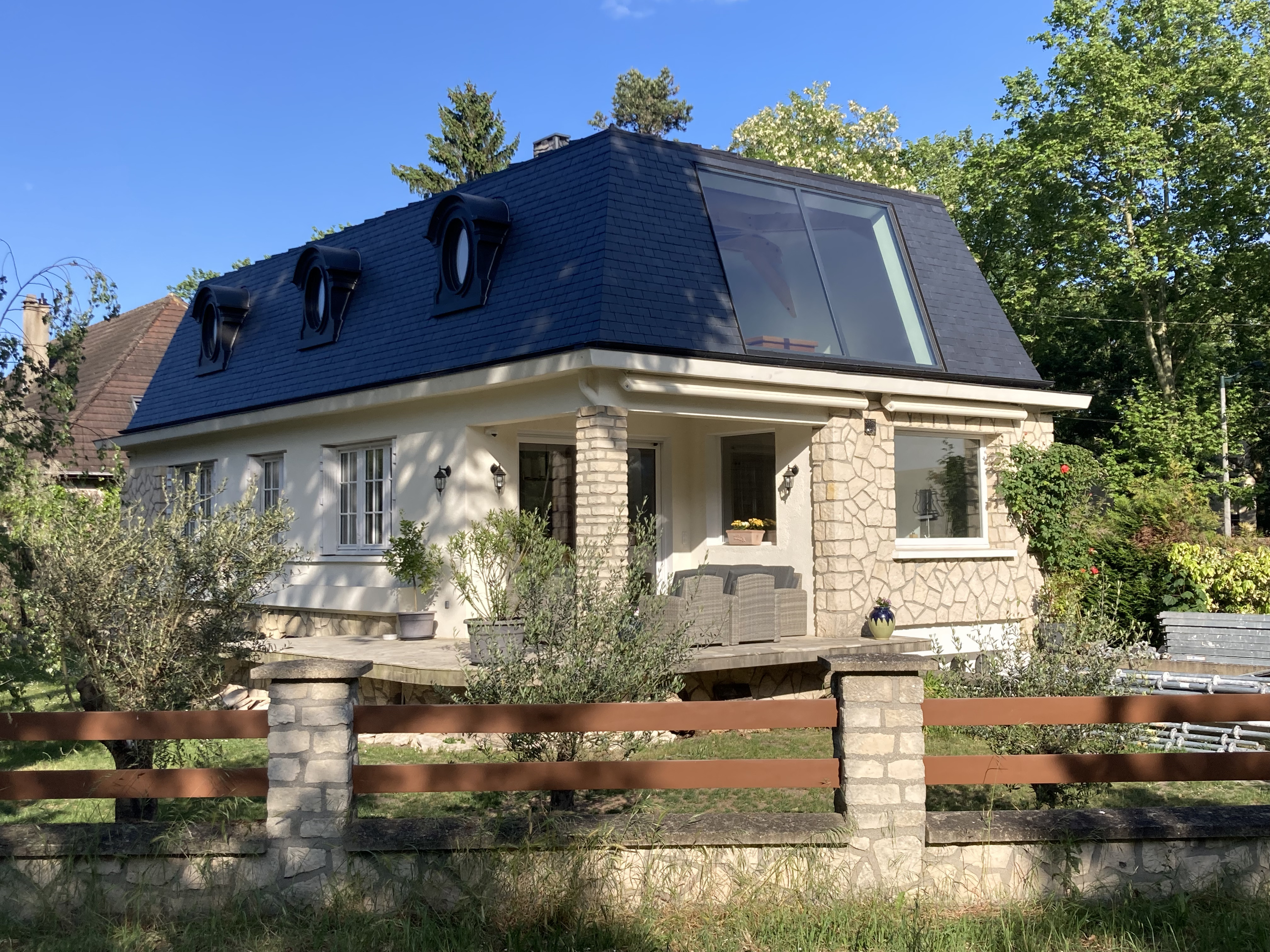 Maison mansardée